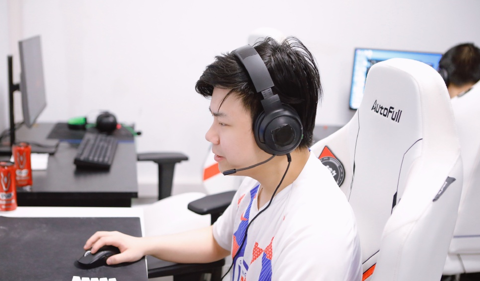 NG体育官网-刚刚！洛杉矶湖人窗口期复出首秀Rookie在中国队比赛中伤愈复出，武汉三镇赛前复出首秀的简单介绍