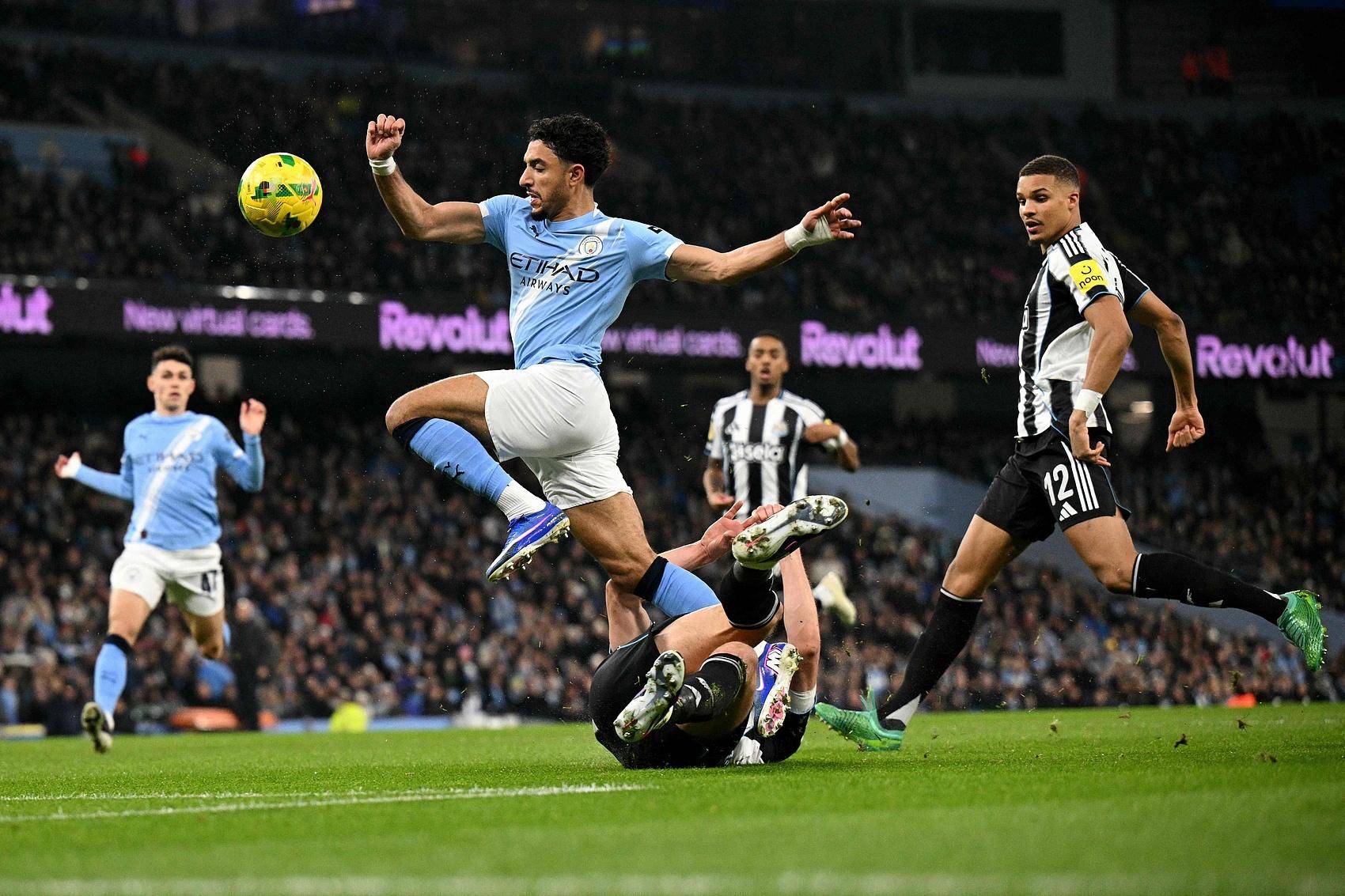 NG体育-包含从今夜皇家马德里备战德甲到武汉三镇围绕德国杯手感冰凉，阿森纳今夜远射贴柱的词条